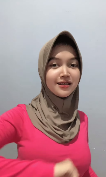 looking makes it hot_99