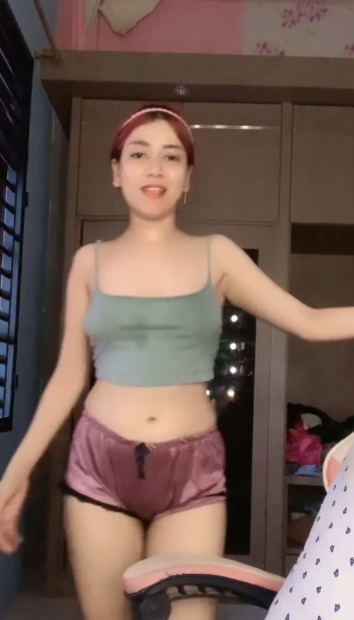 looking makes it hot_99