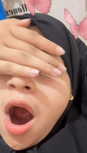 looking makes it hot_99