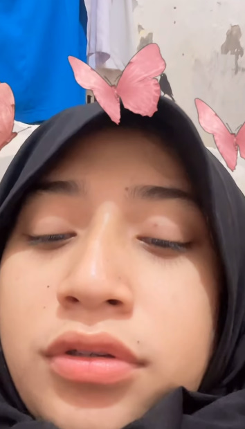 looking makes it hot_99