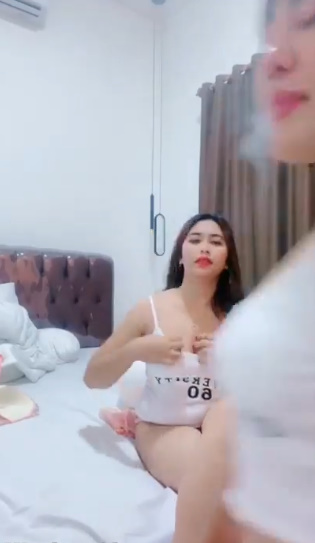 looking makes it hot_103