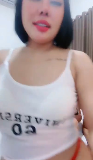 looking makes it hot_103