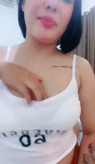 looking makes it hot_103