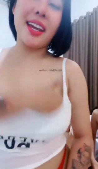 looking makes it hot_103