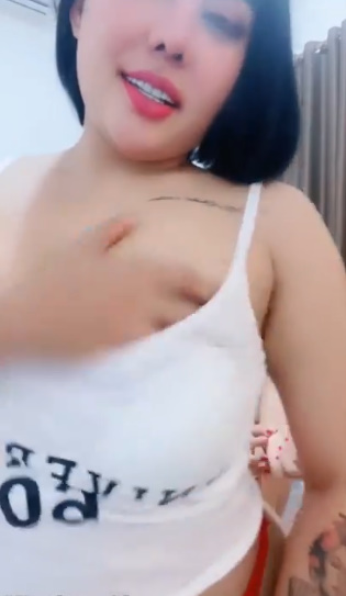 looking makes it hot_103