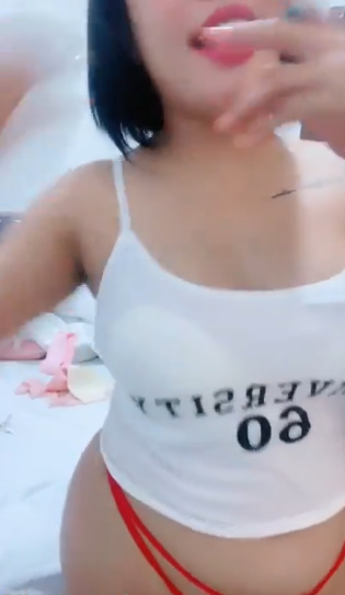 looking makes it hot_103