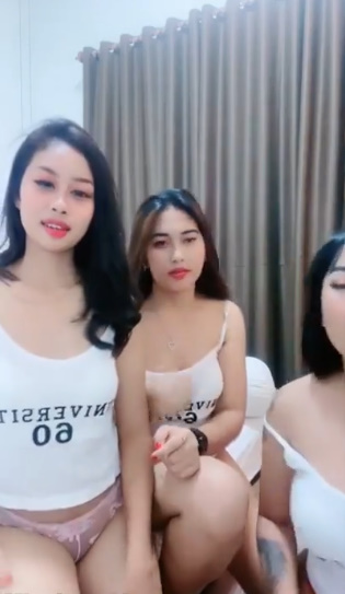 looking makes it hot_103