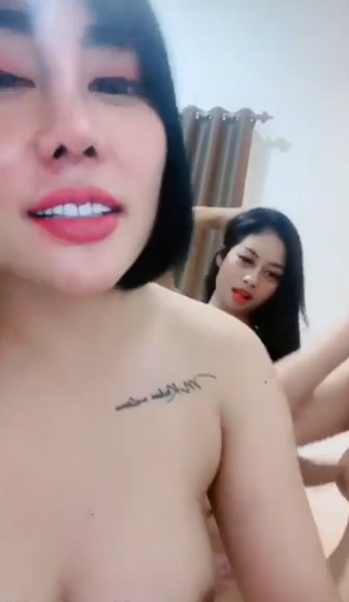 looking makes it hot_103