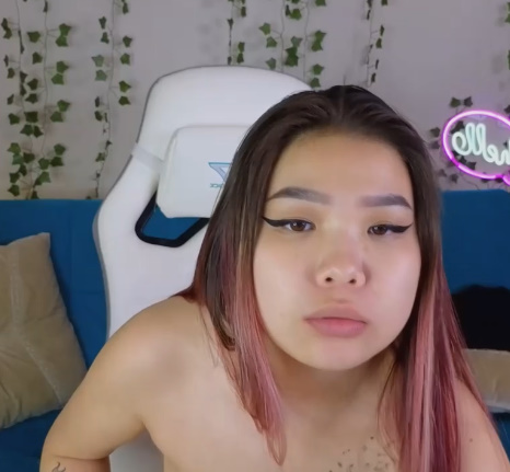 looking makes it hot_104