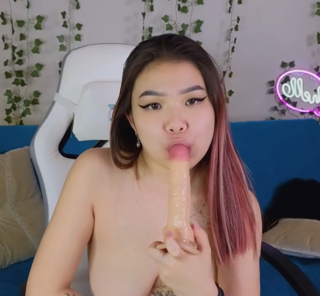 looking makes it hot_104