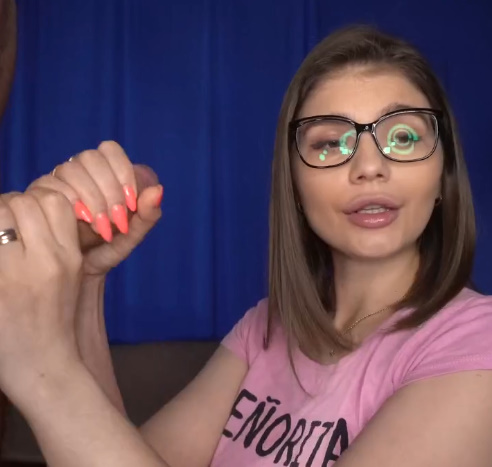 looking makes it hot_105