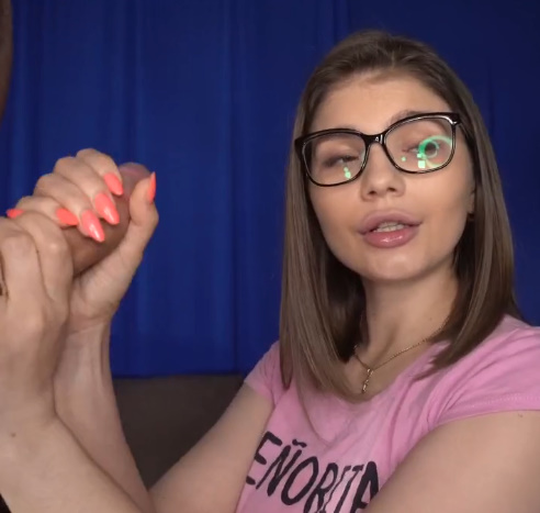 looking makes it hot_105