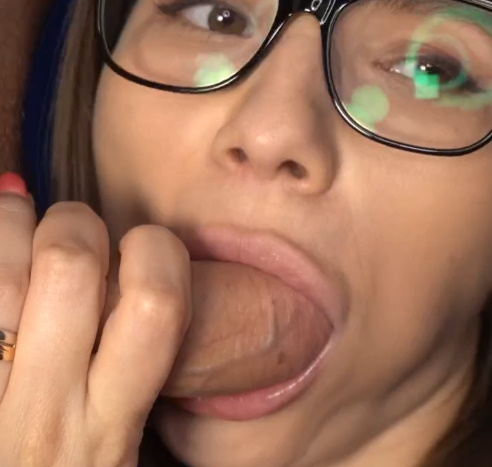 looking makes it hot_106