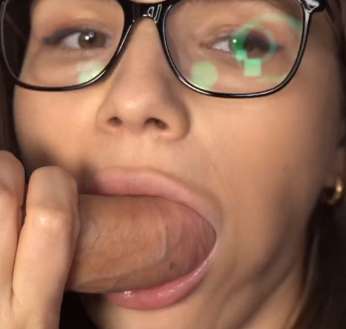 looking makes it hot_106