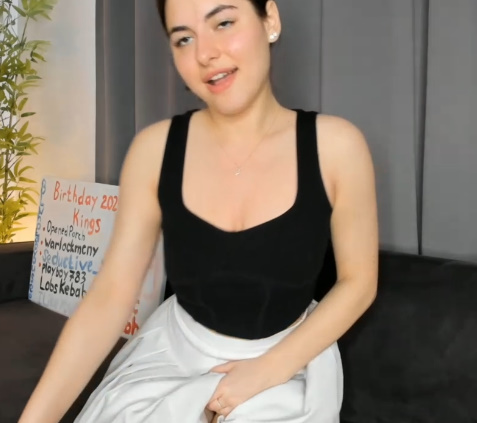 looking makes it hot_107