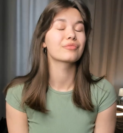 looking makes it hot_109