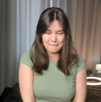 looking makes it hot_109