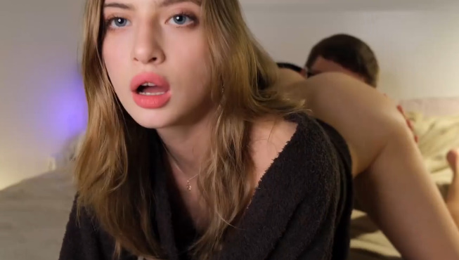 looking makes it hot_111