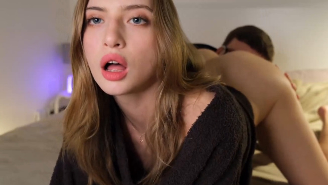 looking makes it hot_111