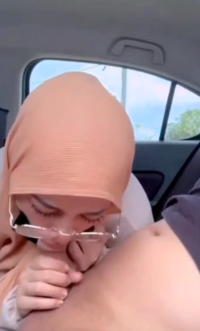 looking makes it hot_113