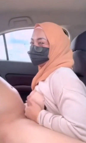 looking makes it hot_113