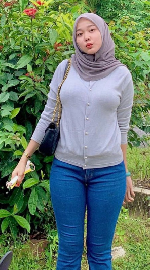 looking makes it hot_115