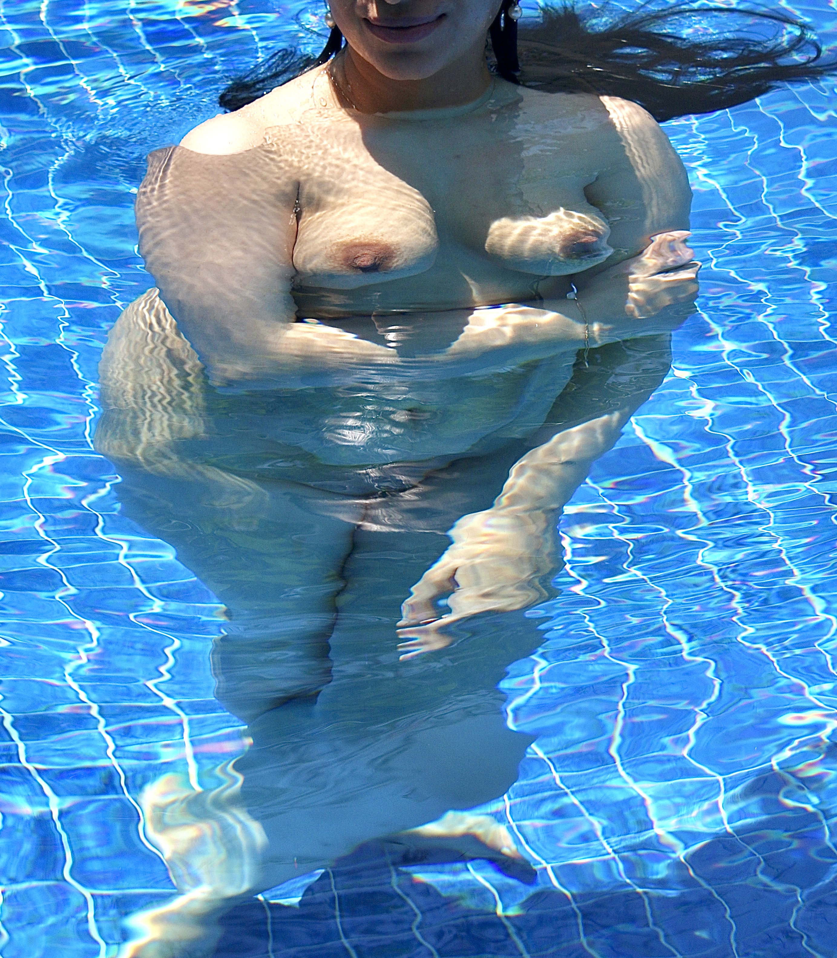 waiting you in the pool