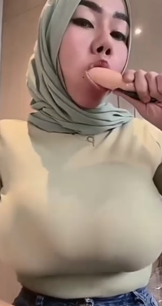 looking makes it hot_117