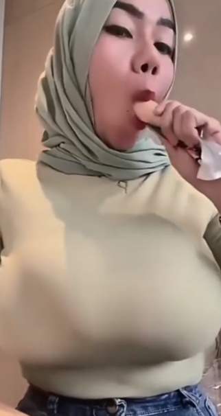 looking makes it hot_117