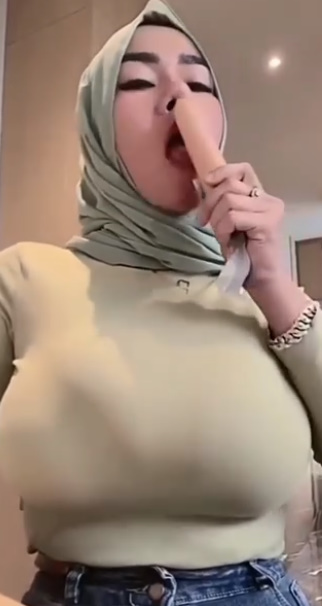 looking makes it hot_117