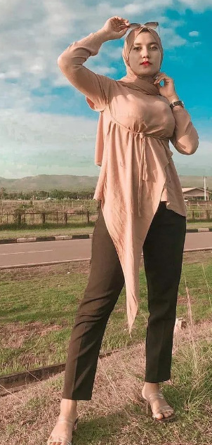 looking makes it hot_117