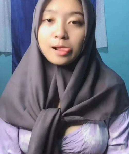 looking makes it hot_117