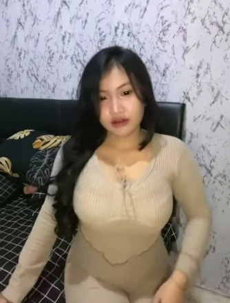 looking makes it hot_117