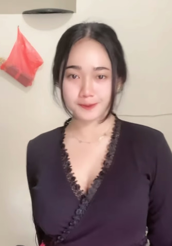 looking makes it hot_117