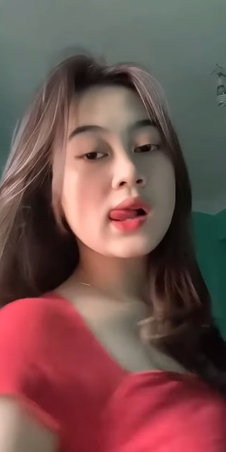 looking makes it hot_118