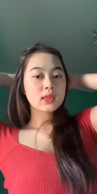 looking makes it hot_118