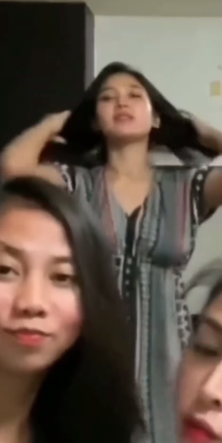 looking makes it hot_118