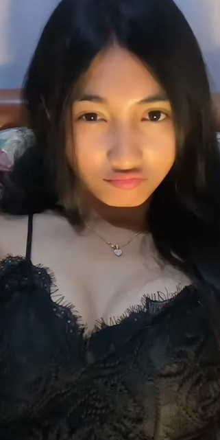 looking makes it hot_118