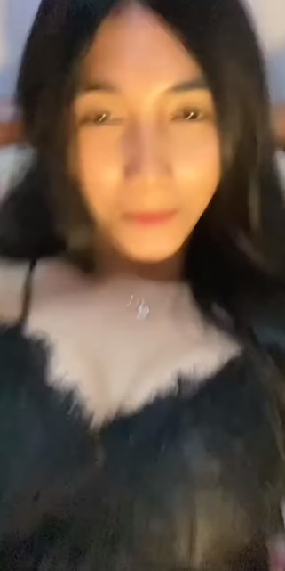 looking makes it hot_118