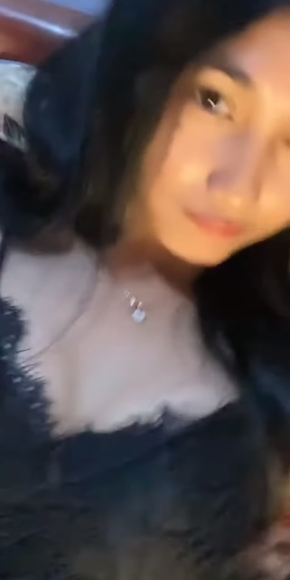 looking makes it hot_118