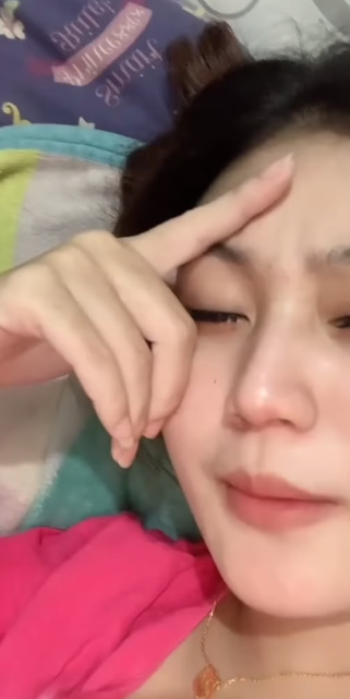 looking makes it hot_118