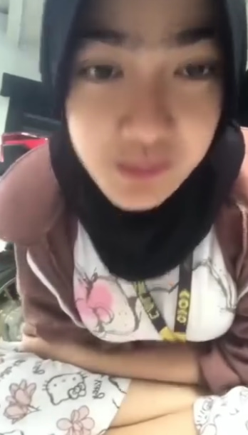 looking makes it hot_118