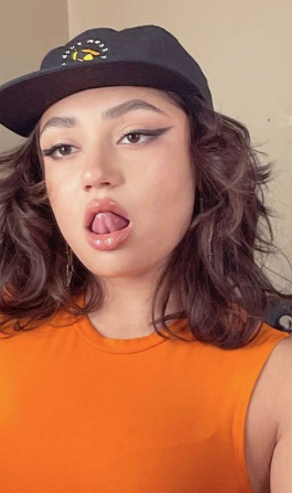 looking makes it hot_119