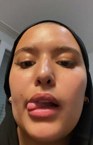 looking makes it hot_119