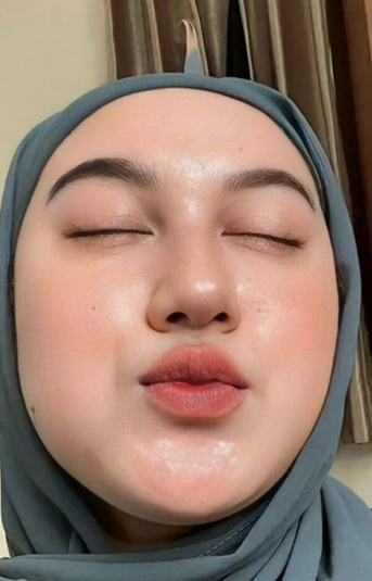 looking makes it hot_119