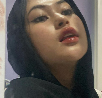 looking makes it hot_119