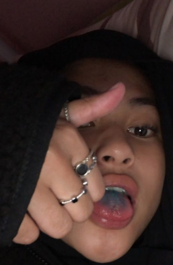 looking makes it hot_119