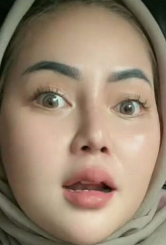 looking makes it hot_119