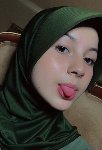 looking makes it hot_119