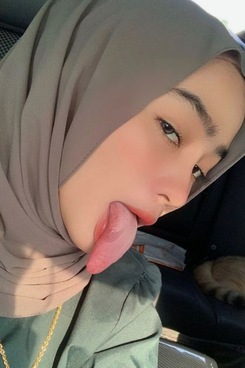 looking makes it hot_119